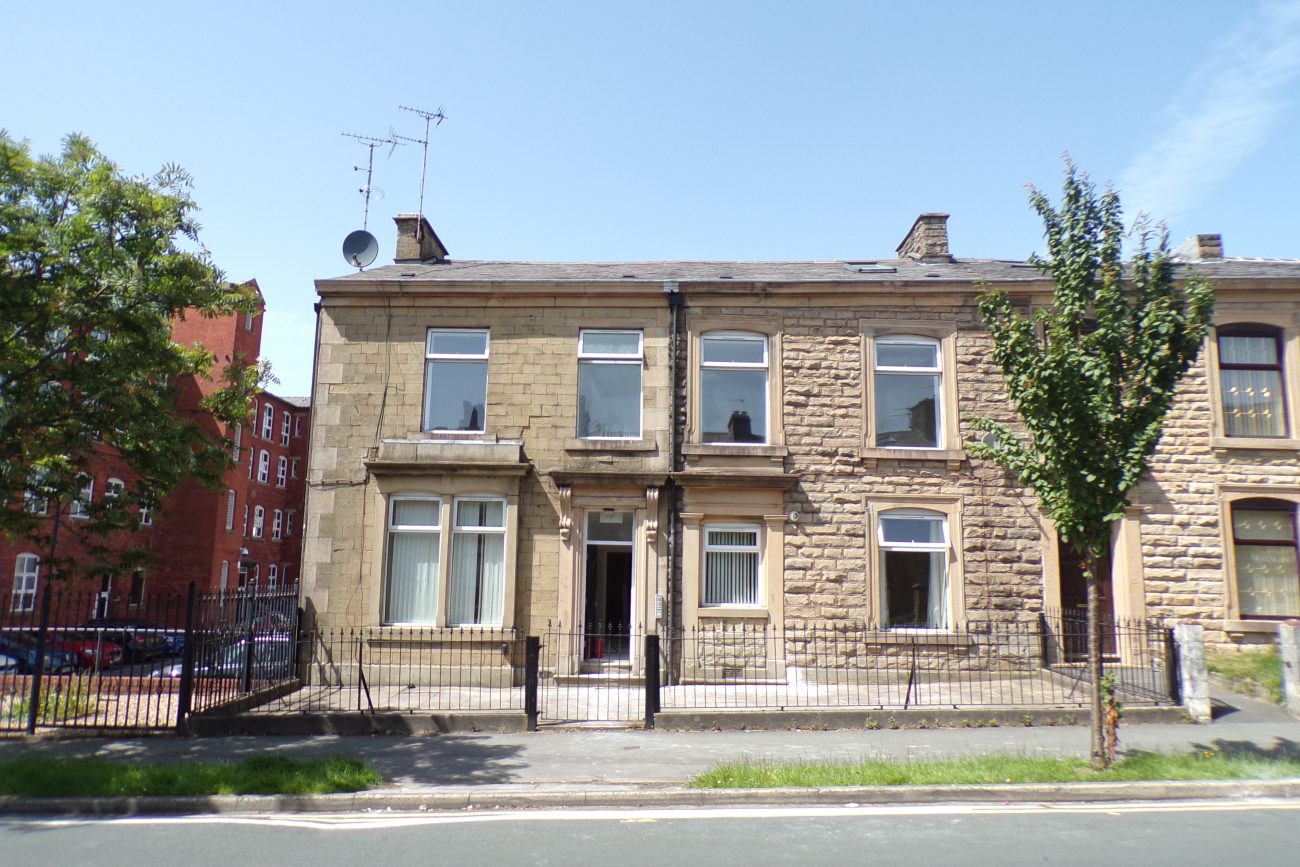 Flat 6 Avenue House, Avenue Parade, Accrington, Lancashire, BB5 6PN