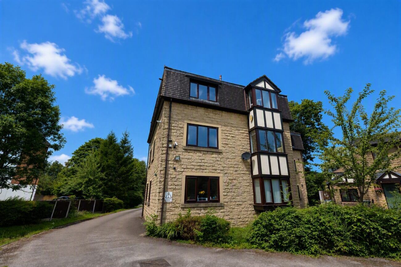 Flat 6 Windsor Court, Crofters Brook, Radcliffe, Bury, M26 2RL